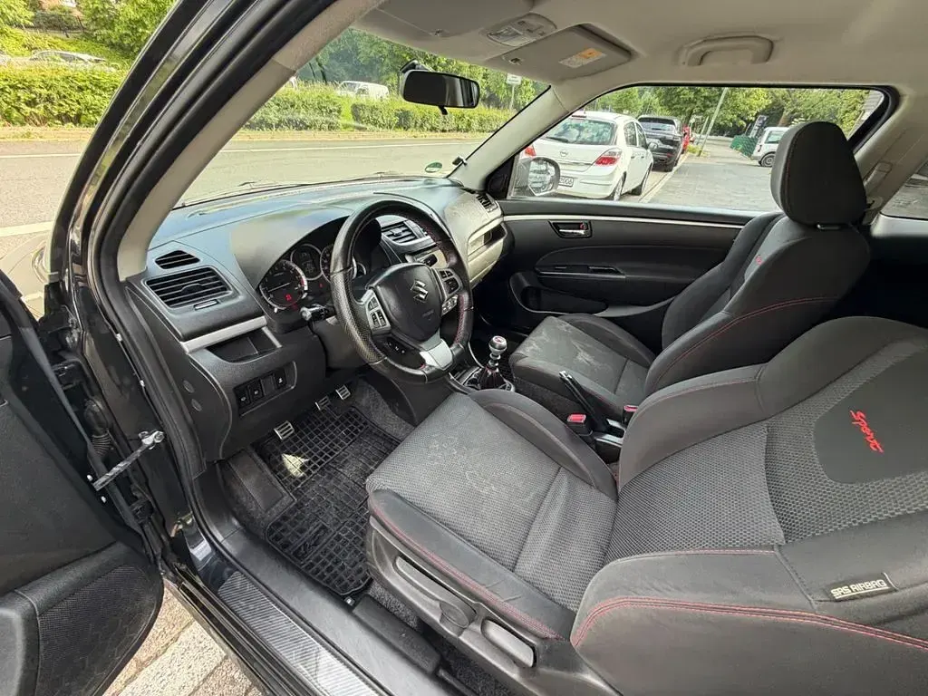 Gebraucht Suzuki Swift Sport 136 PS (100 kW) 2014 Schwarz Kleinwagen