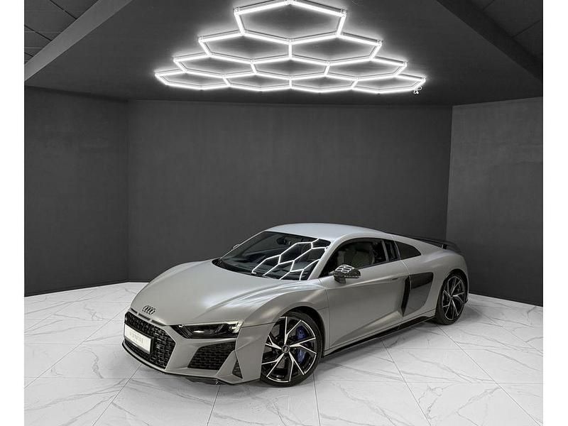 Grau Gebraucht 2022 Audi R8 Coupé Performance Coupé | 153.333 € - Bild 1/4