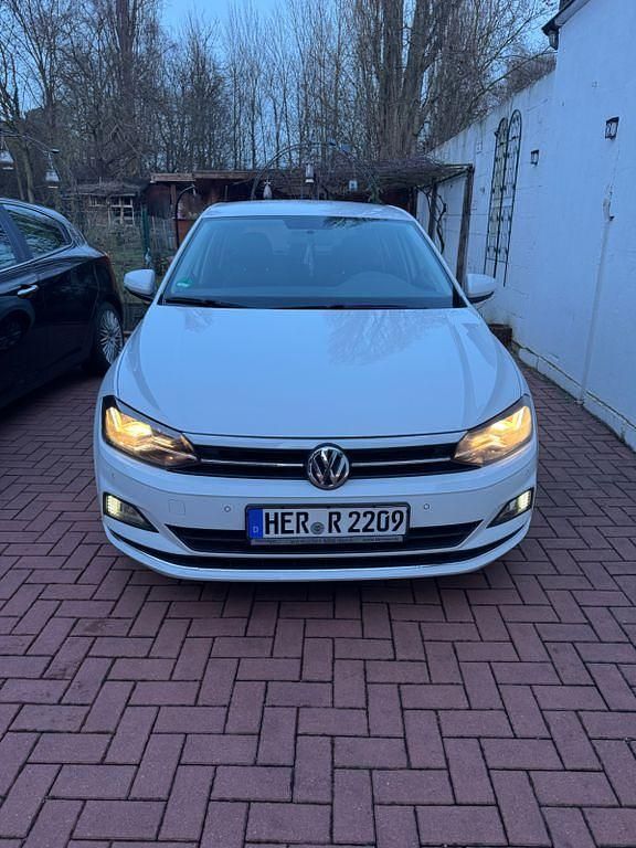 Gebraucht VW Polo Highline 95 PS (69 kW) 2019 Weiß Kleinwagen