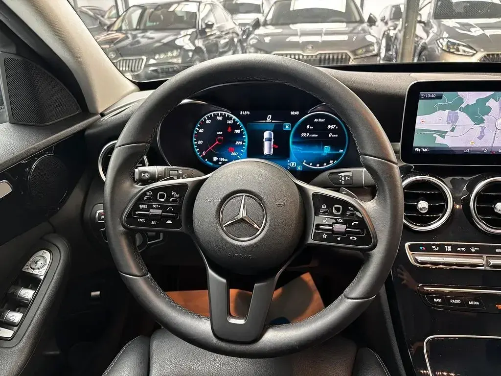 Gebraucht Mercedes C220 194 PS (142 kW) 2021 Schwarz Limousine
