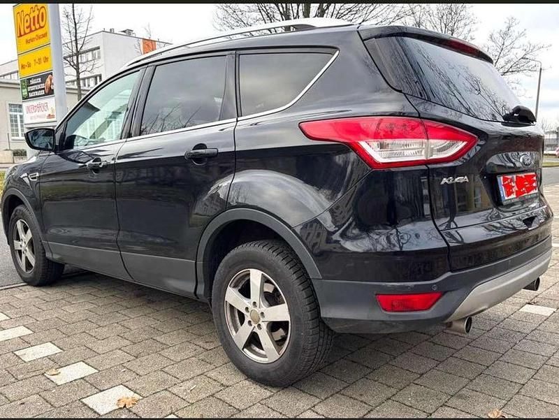 Gebraucht Ford Kuga Titanium 150 PS (110 kW) 2015 Schwarz SUV