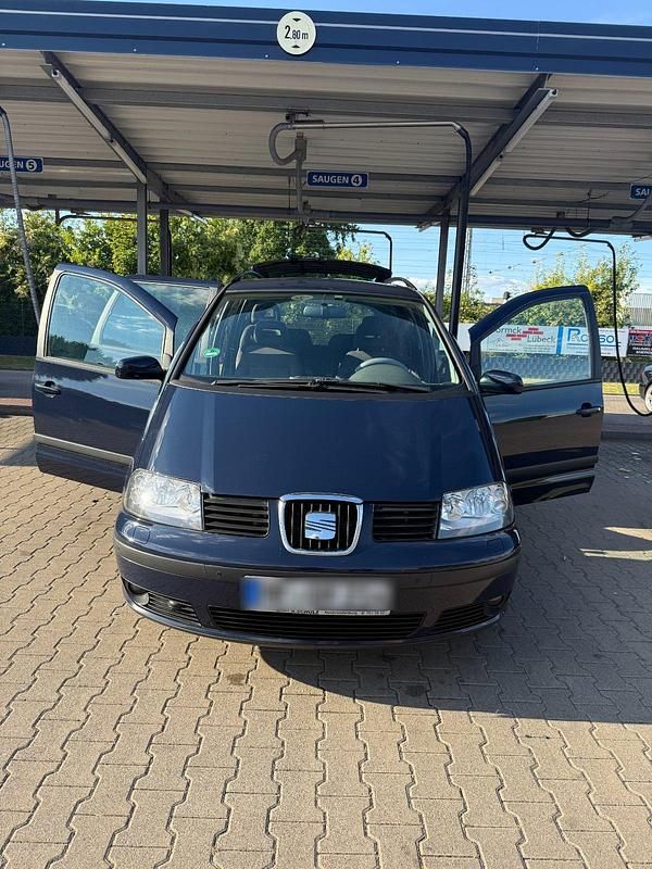 Blau Gebraucht 2009 Seat Alhambra Van / Kleinbus | 3.299 € (Guter Preis) - Bild 1/4