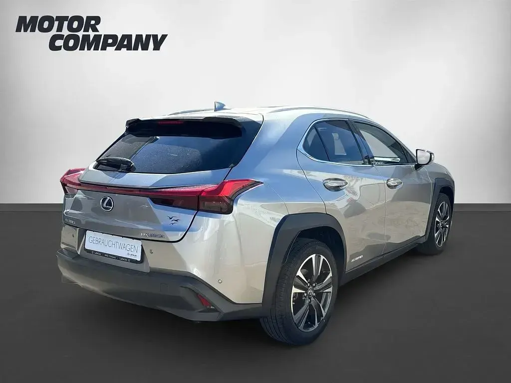 Gebraucht Lexus UX 250h 184 PS (135 kW) 2020 Silber SUV
