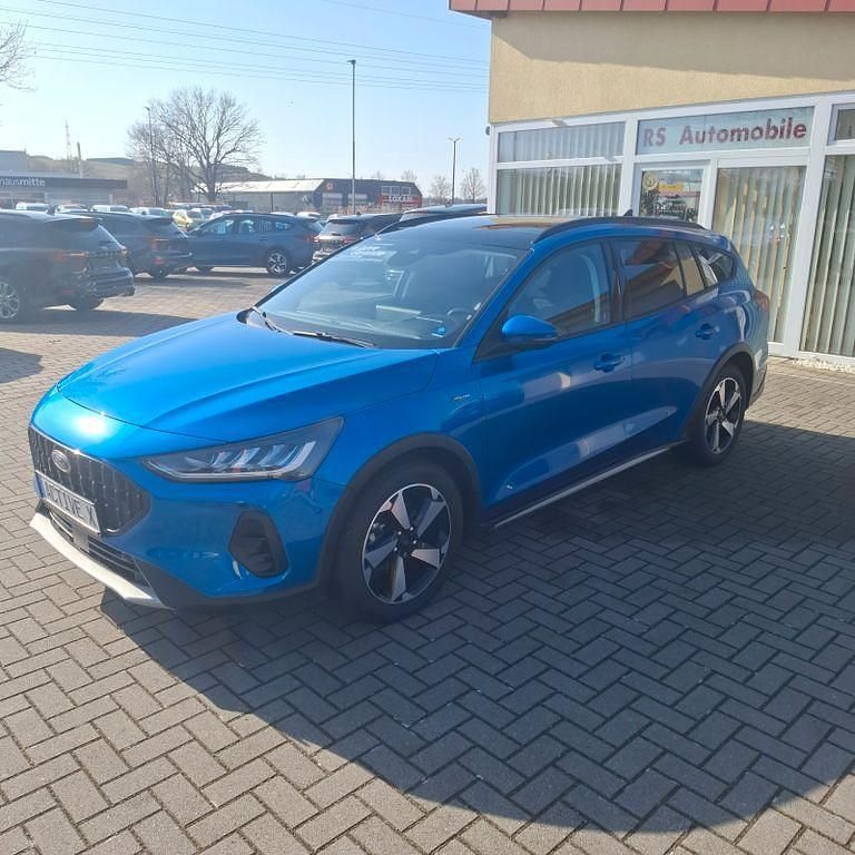 Gebraucht Ford Focus Active X 116 PS (85 kW) 2024 Desert island blue Kombi