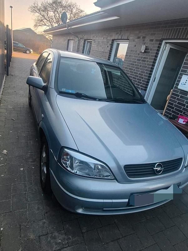 Gebraucht Opel Astra Edition 101 PS (74 kW) 2000 Silber Limousine