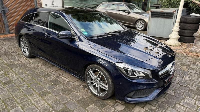 Blau Gebraucht 2018 Mercedes CLA220 Shooting Brake AMG Kombi | 15.450 € (Fairer Preis) - Bild 1/4