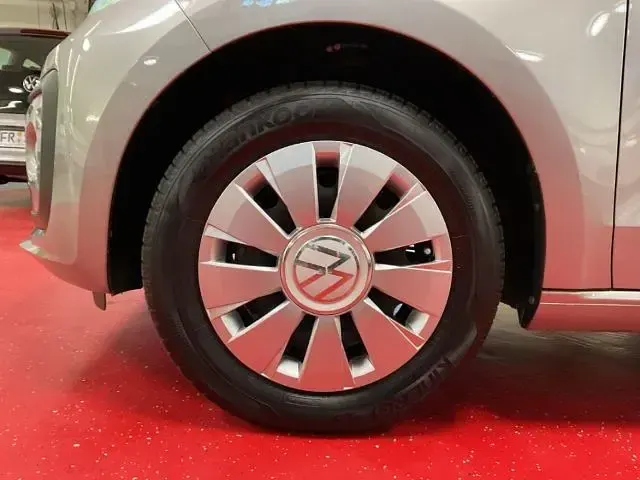 Usata VW up! 65 CV (47 kW) 2020 Argento Utilitaria