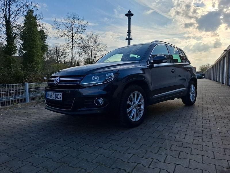 Gebraucht VW Tiguan LOUNGE 150 PS (110 kW) 2015 Grau SUV
