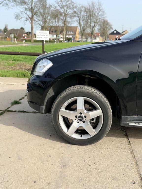 Gebraucht Mercedes ML280 220 PS (161 kW) 2007 Schwarz SUV