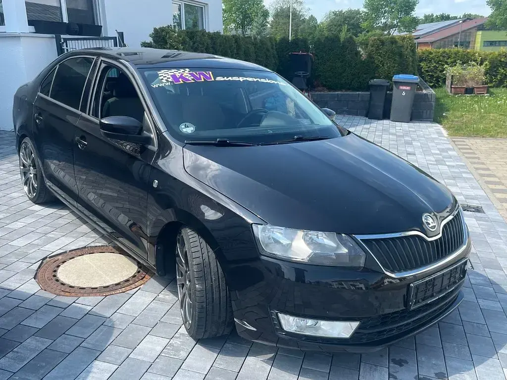 Käytetty Skoda Rapid Active 105 HP (77 kW) 2012 Musta Viistoperä