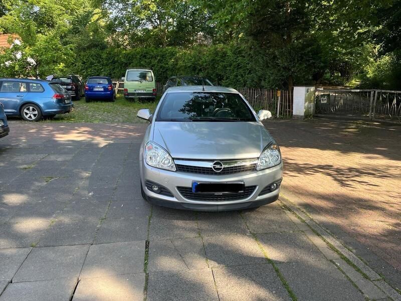 Silber Gebraucht 2010 Opel Astra Cabriolet Cabrio | 5.500 € (Etwas zu teuer) - Bild 1/4