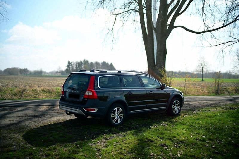 Gebraucht Volvo XC70 163 PS (119 kW) 2011 Schwarz Kombi