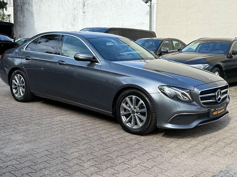 Gebraucht Mercedes E200 160 PS (117 kW) 2020 Grau Limousine