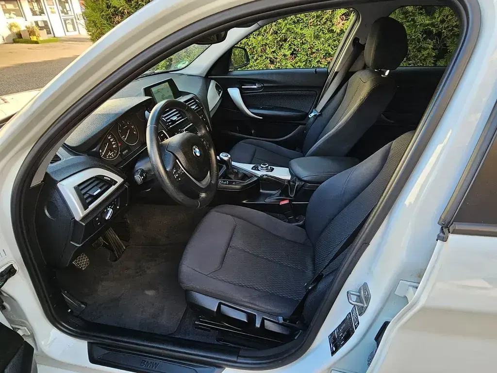 Gebraucht BMW 114 Sport Line 95 PS (69 kW) 2014 Weiß Kleinwagen