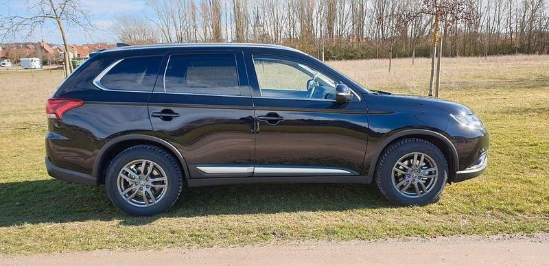Gebraucht Mitsubishi Outlander Edition 150 PS (110 kW) 2020 Schwarz SUV