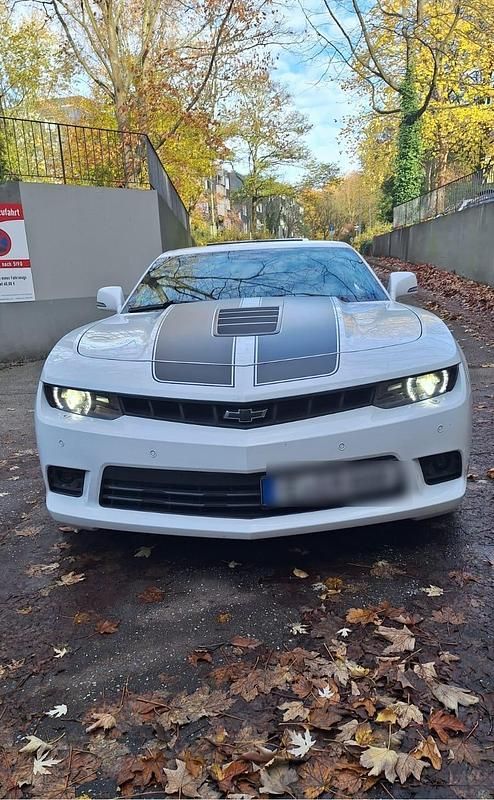 Weiß Gebraucht 2016 Chevrolet Camaro SS Coupé | 29.200 € (Guter Preis) - Bild 1/4