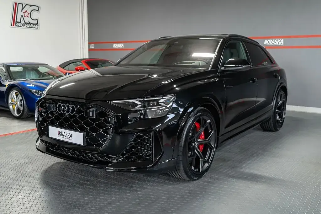 Neu Audi RS Q8 Performance 640 PS (470 kW) 2026 Schwarz SUV