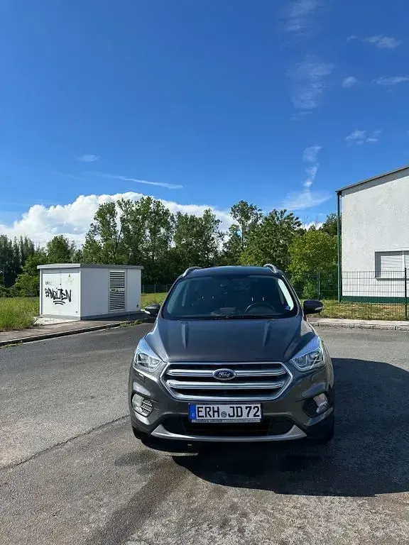 Używany Ford Kuga Cool & Connect 150 KM (110 kW) 2018 Szary SUV