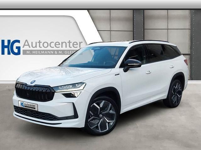 Moon white Neu 2025 Skoda Kodiaq SportLine SUV | 54.979 € (Etwas zu teuer) - Bild 1/4