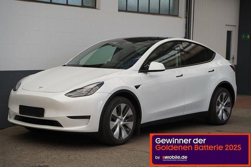 Weiß Gebraucht 2023 Tesla Model Y Standard Range SUV | 31.950 € (Superpreis) - Bild 1/4