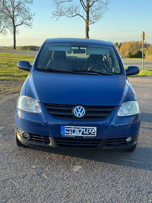 Usata VW Fox 75 CV (55 kW) 2005 Blu Utilitaria