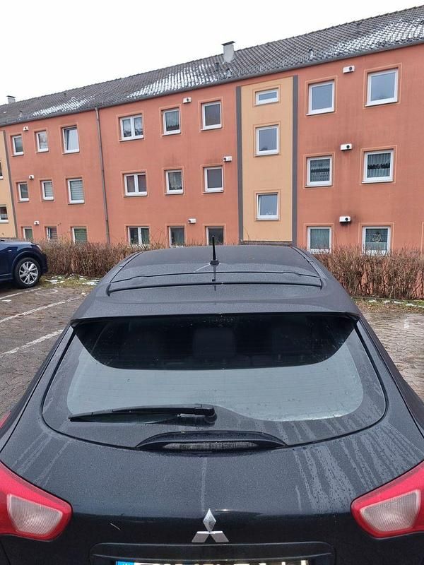 Gebraucht Mitsubishi Lancer Invite 150 PS (110 kW) 2011 Schwarz Limousine