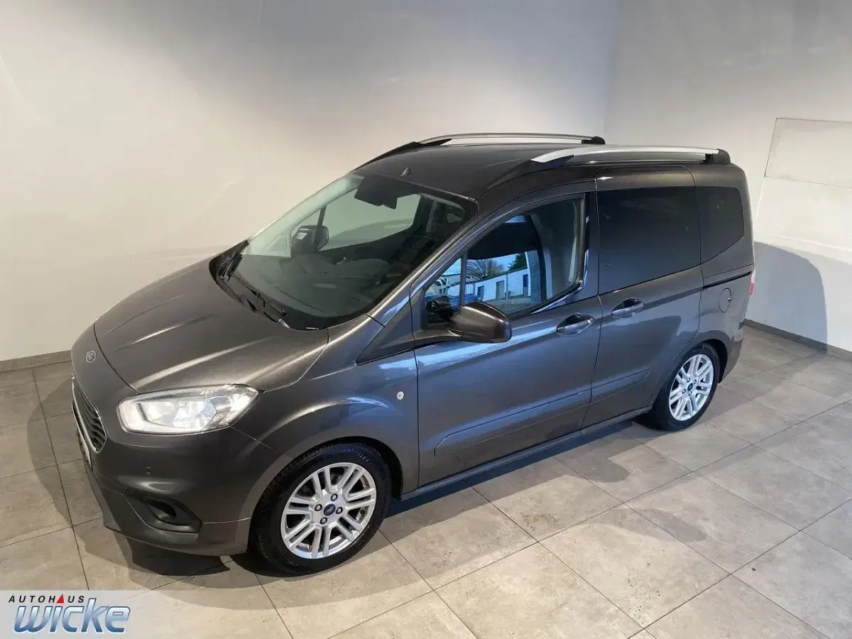 Gebraucht Ford Tourneo Courier Titanium 101 PS (74 kW) 2019 Grau Van / Kleinbus