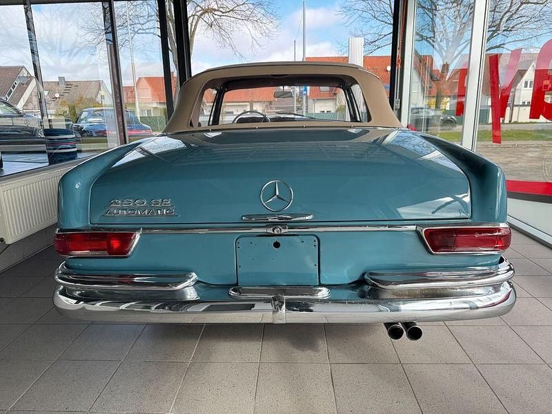 Gebraucht Mercedes W111 SE 150 PS (110 kW) 1967 Blau Cabrio