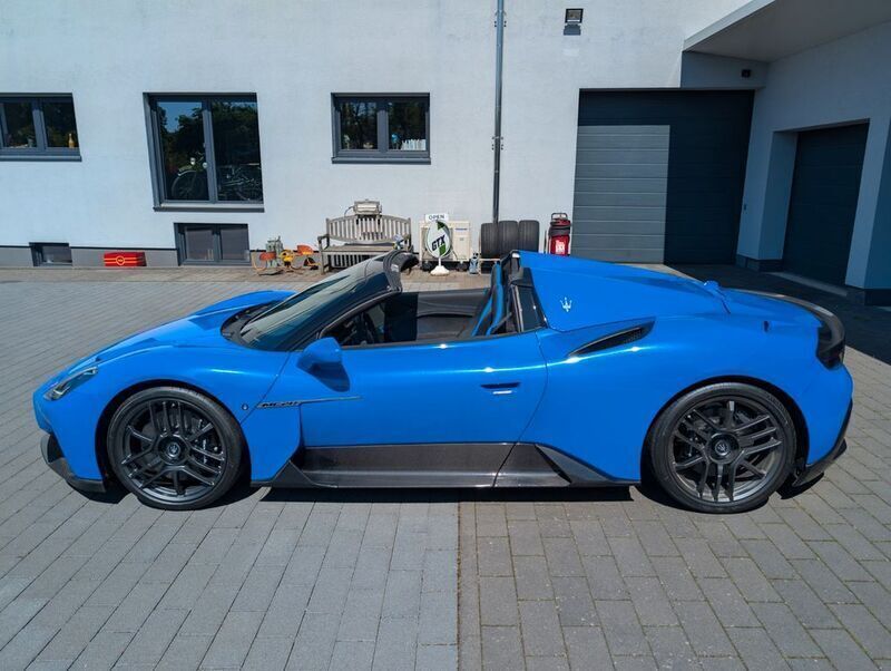 Neu Maserati MC20 630 PS (463 kW) 2025 Blau Cabrio