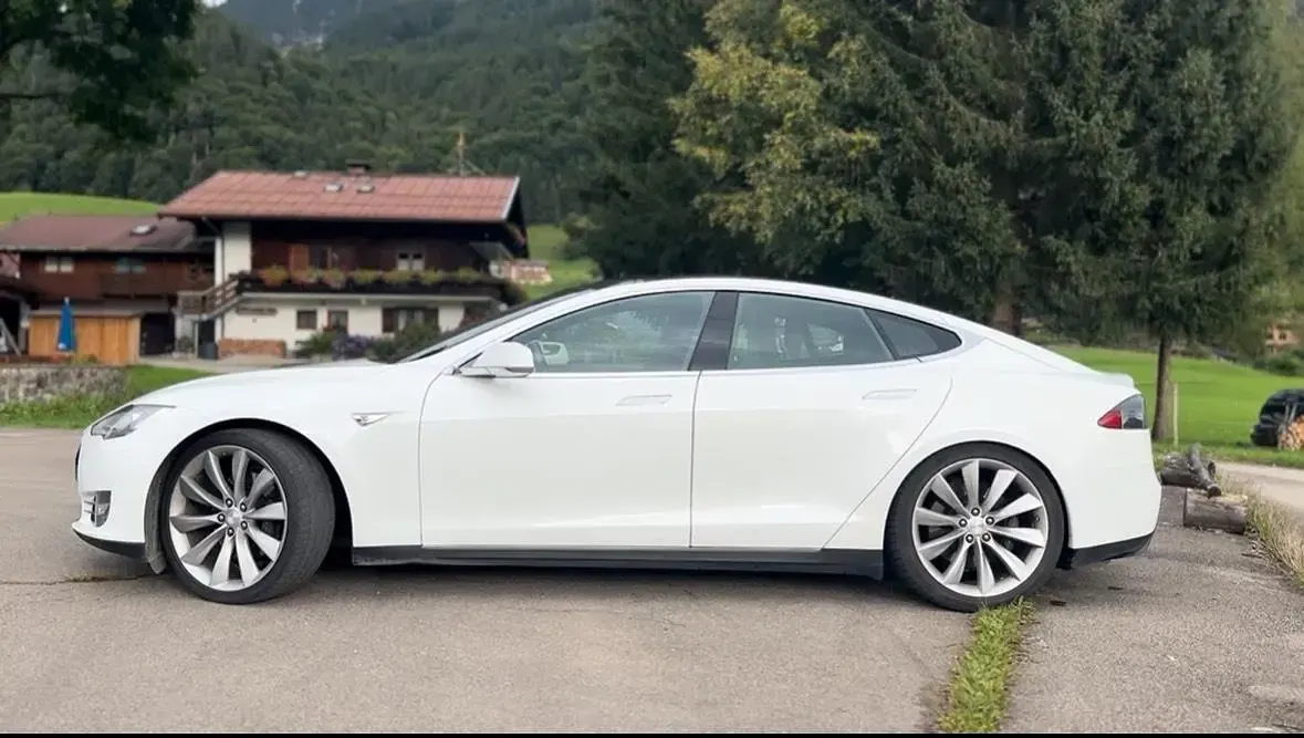 Gebraucht Tesla Model S 386 kW (525 PS) 2016 Weiß Kleinwagen