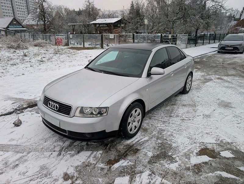 Silber Gebraucht 2001 Audi A4 Limousine | 2.400 € (Etwas zu teuer) - Bild 1/4