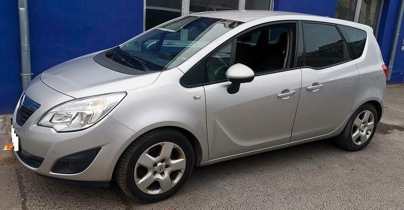 Gebraucht Opel Meriva 140 PS (102 kW) 2012 Silber Van / Kleinbus