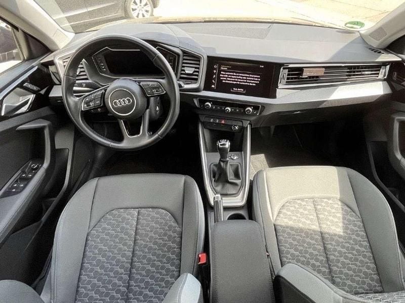 Gebraucht Audi A1 Advanced 95 PS (69 kW) 2019 Grau SUV