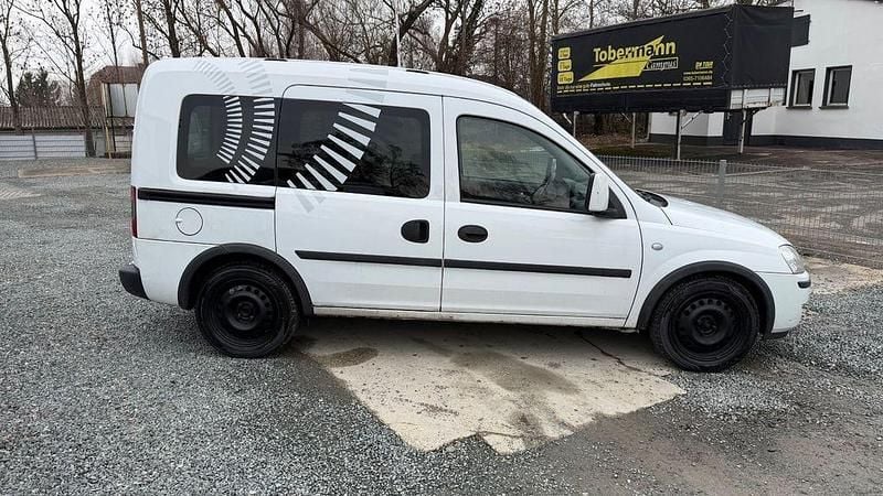 Gebraucht Opel Combo 75 PS (55 kW) 2011 Weiß Van / Kleinbus