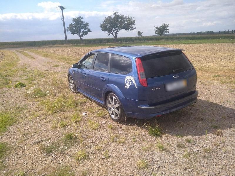 Gebraucht Ford Focus Titanium 145 PS (106 kW) 2006 Blau Kombi