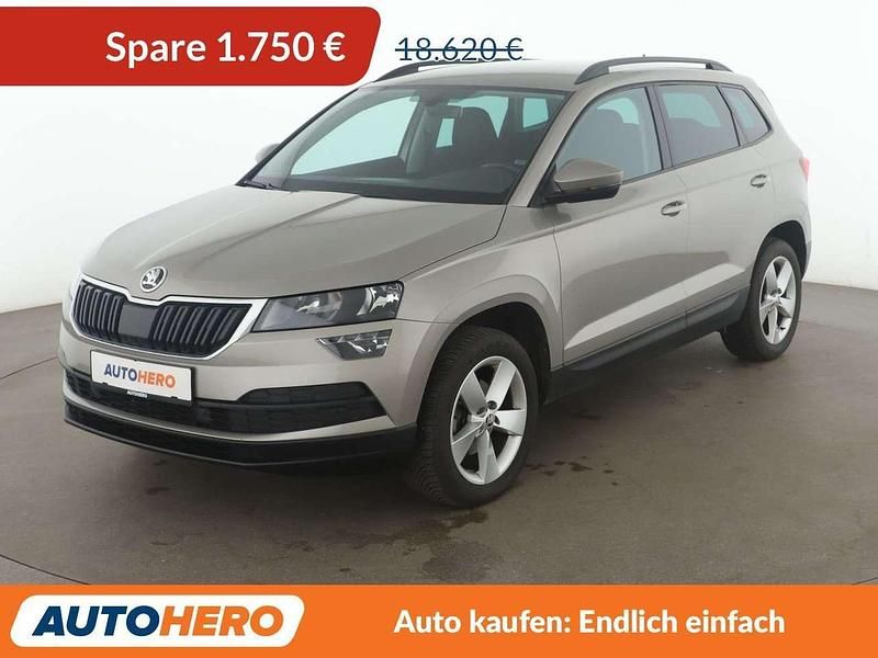 Bezova capuccino/capuccino bei Gebraucht 2019 Skoda Karoq Ambition SUV | 16.870 € (Guter Preis) - Bild 1/3