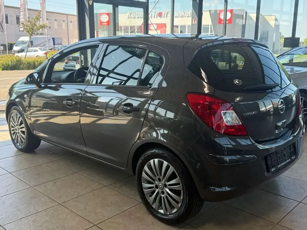 Gebraucht Opel Corsa Active 101 PS (74 kW) 2013 Grau Kleinwagen