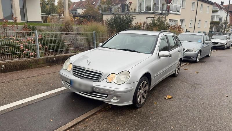 Silber Gebraucht 2004 Mercedes C200 Kombi | 2.190 € (Fairer Preis) - Bild 1/4