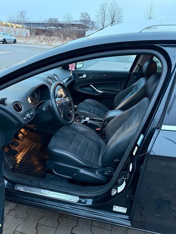 Gebraucht Ford Mondeo Titanium 163 PS (119 kW) 2010 Schwarz Kombi