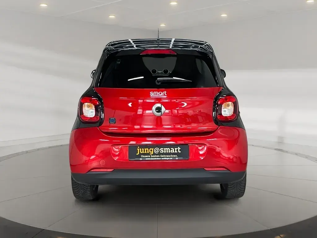 Gebraucht Smart ForFour Electric Drive 60 kW (82 PS) 2020 Karosserie in cadmium red (metallic) Limousine