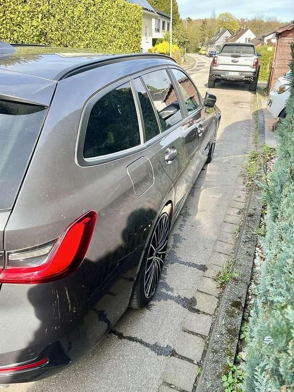 Gebraucht BMW 320 Advantage 184 PS (135 kW) 2020 Kombi