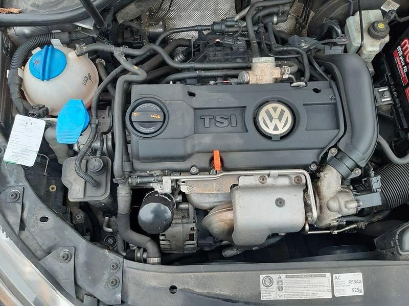 Gebraucht VW Golf VI 122 PS (89 kW) 2010 Grau Kleinwagen