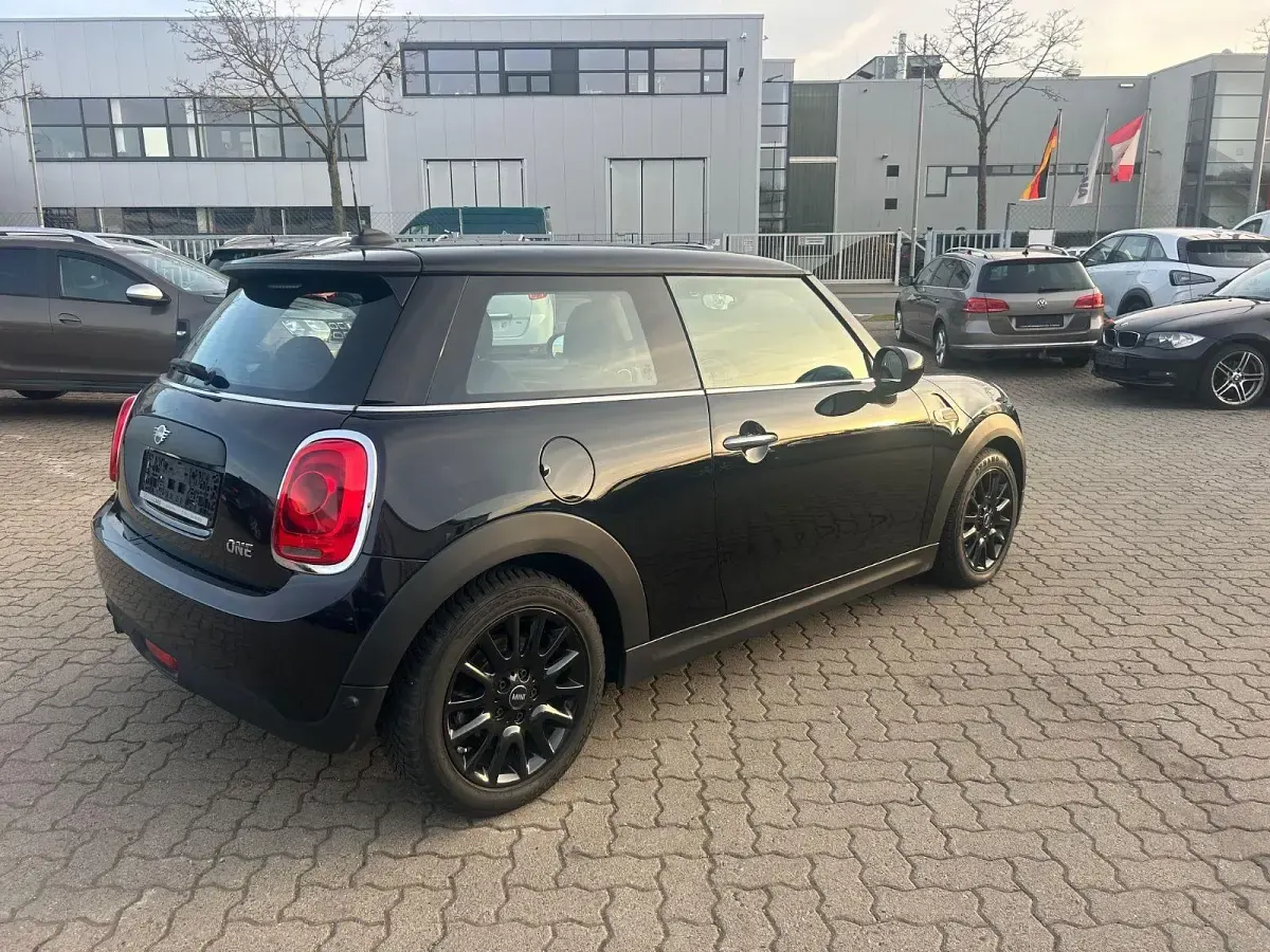 Gebraucht Mini ONE 102 PS (75 kW) 2020 Schwarz Kleinwagen