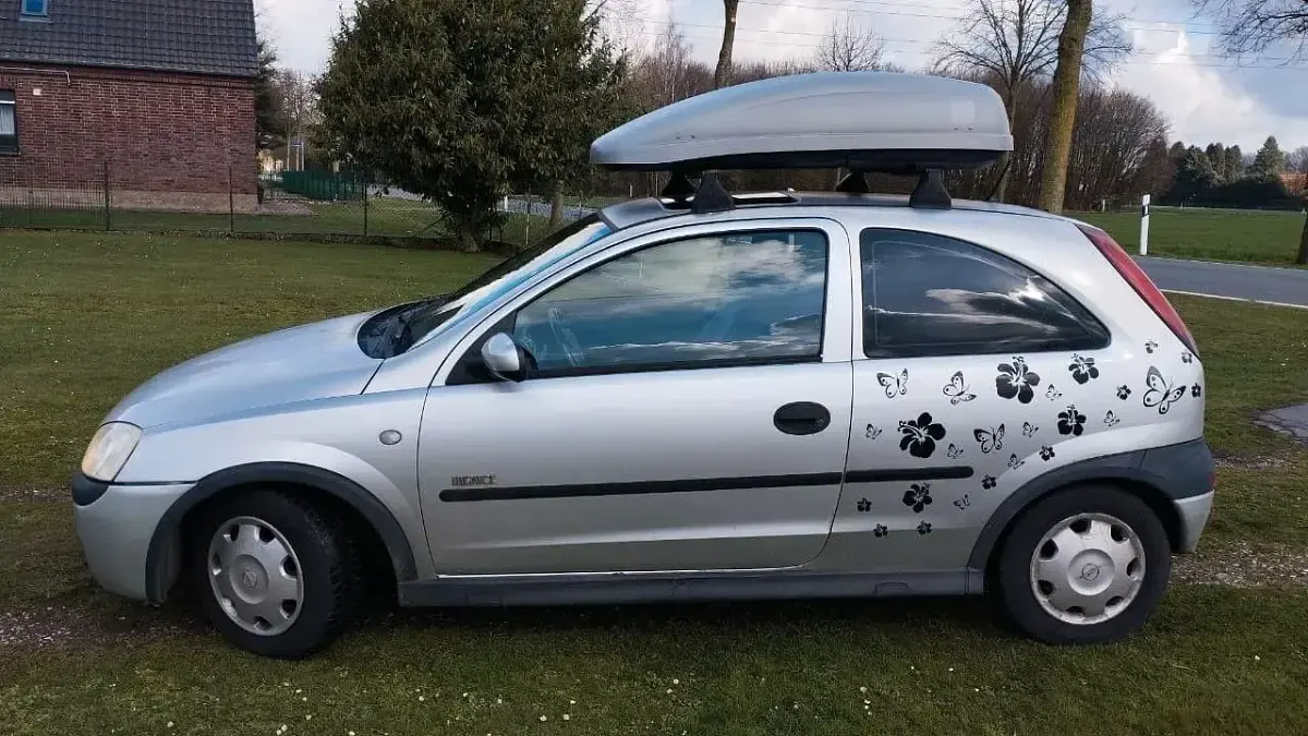 Używany Opel Corsa 75 KM (55 kW) 2002 Szary Hatchback