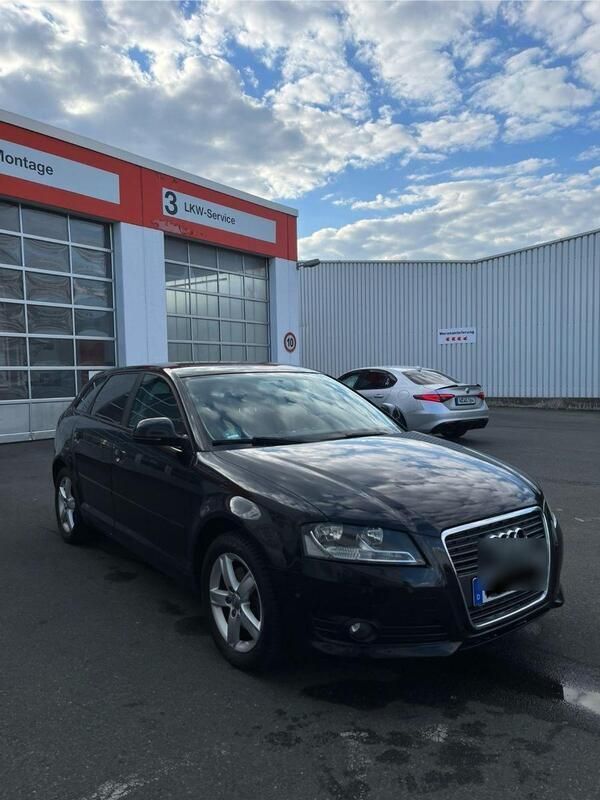 Schwarz Gebraucht 2010 Audi A3 Sportback Ambiente Limousine | 6.000 € (Fairer Preis) - Bild 1/4