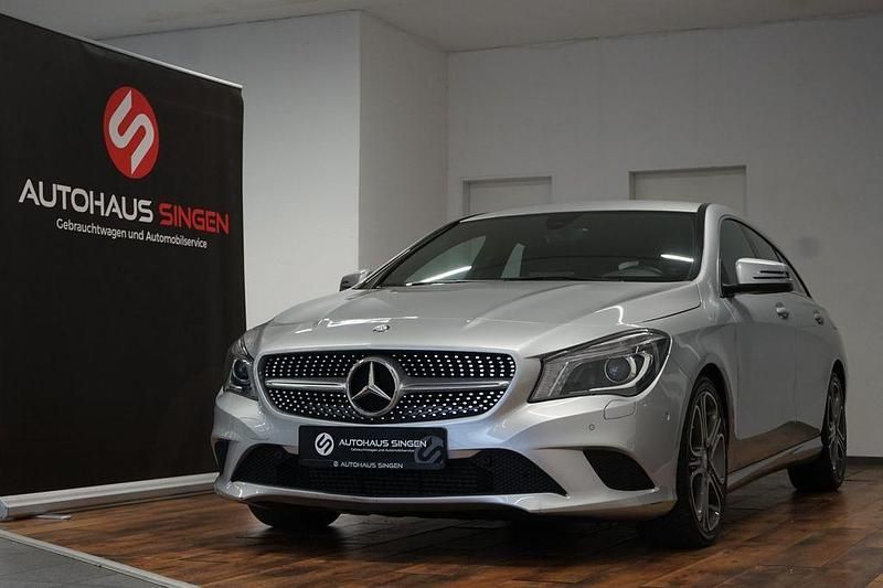 Gebraucht Mercedes CLA220 Shooting Brake Urban 177 PS (130 kW) 2015 Silber Kombi