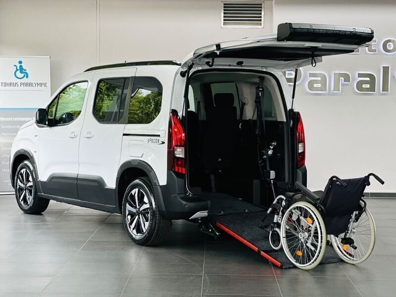 Lackierung schwarz perla nera/ Neu 2024 Peugeot Rifter GT-line Van / Kleinbus | 41.950 € - Bild 1/4