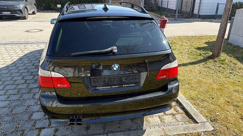 Second-hand BMW 525 197 CP (144 kW) 2007 Negru Break