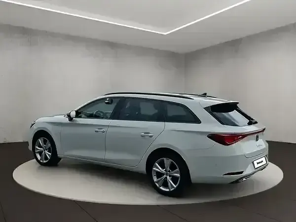 Używany Seat Leon FR 204 KM (150 kW) 2023 Biały Kombi