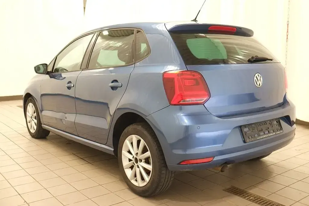 Gebraucht VW Polo LOUNGE 90 PS (66 kW) 2015 Blau Limousine